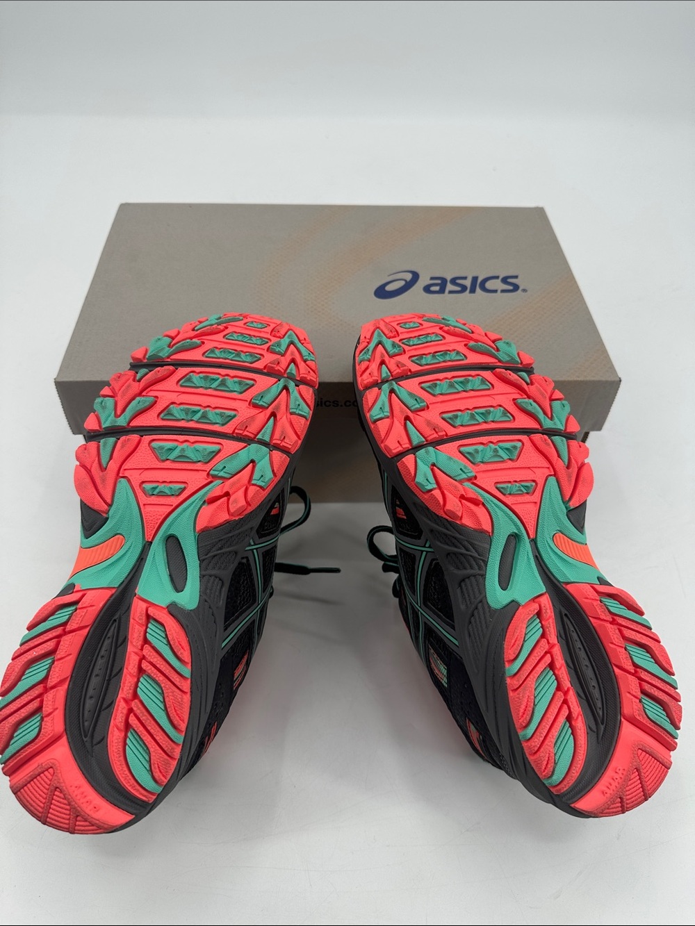 New in box asics Venture 5 with box , size 6.5 - Picture 7 of 7